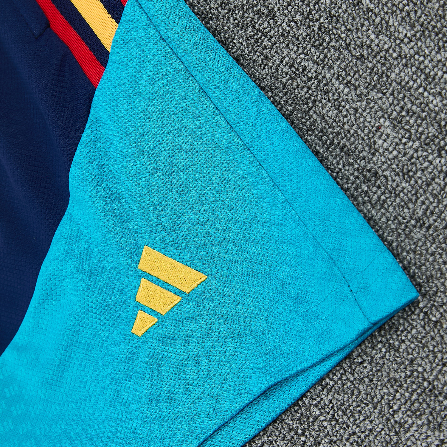 TKH-turbokithub-Spain 2026 Vest Training Set - Light Blue Top & Dark Blue Pants