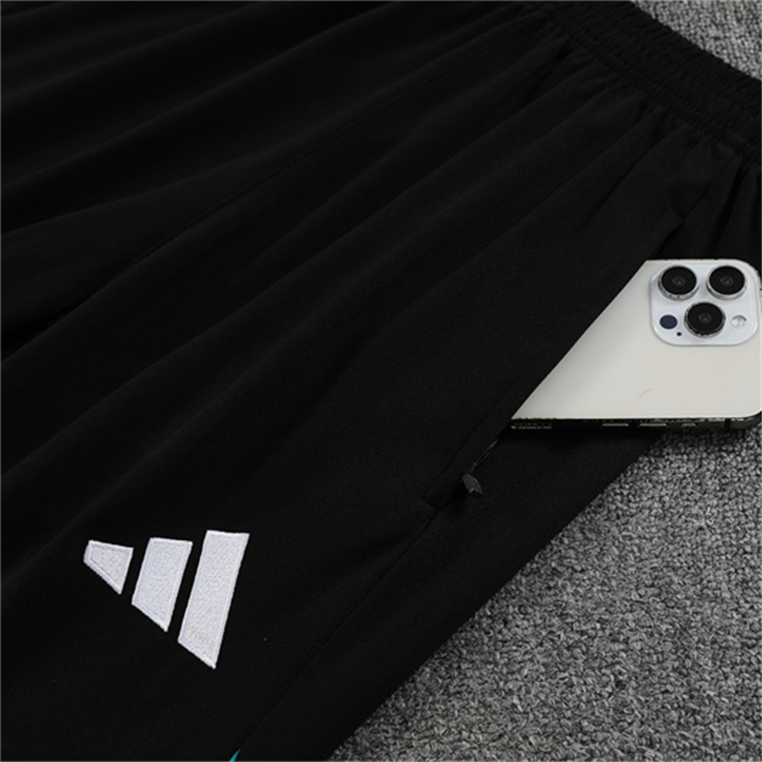 TKH-turbokithub-Liver.pool 25-26 Kids Long Sleeve Training Set - Player Version - Green Top and Black Pants