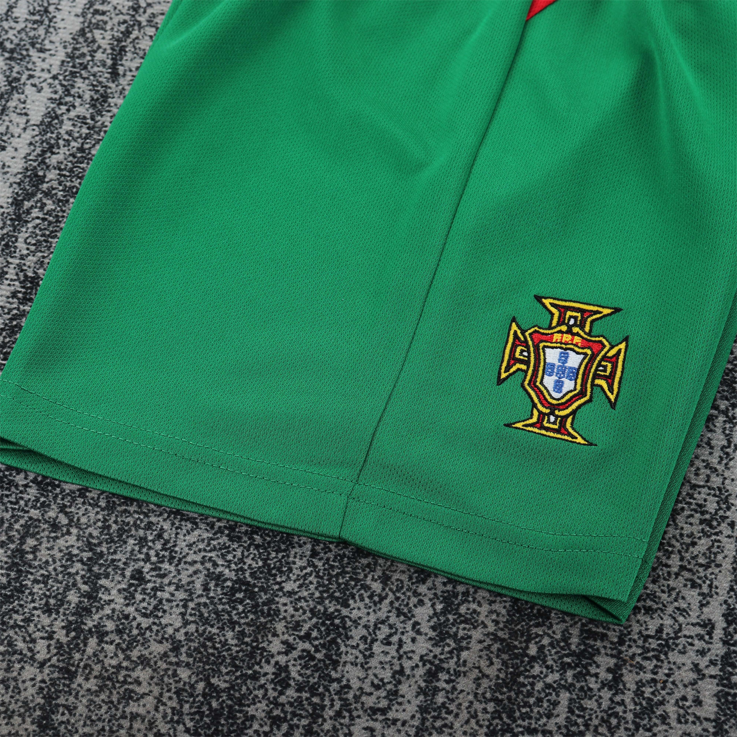 TKH-turbokithub-Retro Portugal 2004 Home Long Sleeves Kids Kit