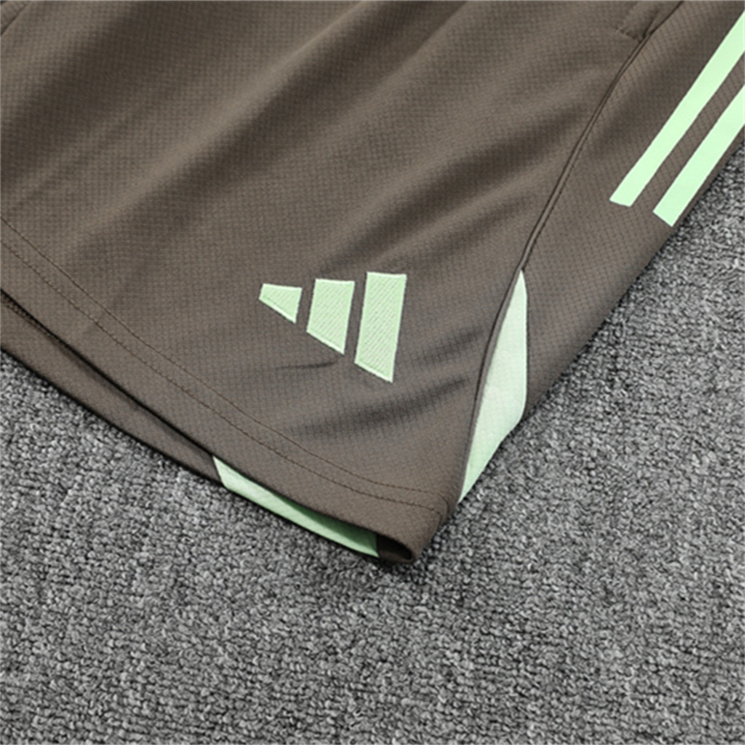 TKH-turbokithub-Real Madrid 25-26 Short-Sleeve Training Set - Light Green Top and Dark Khaki Shorts