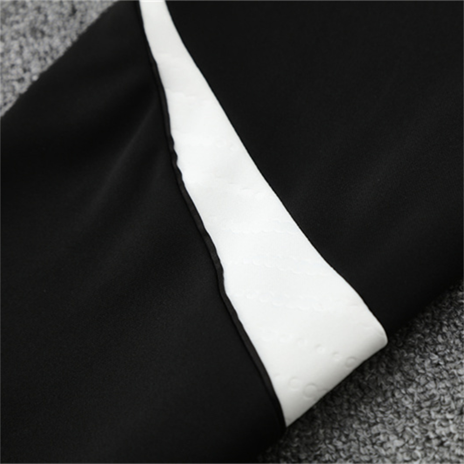 TKH-turbokithub-Liver.pool 25-26 Kids Long Sleeve Training Set - Black Top & Black Pants