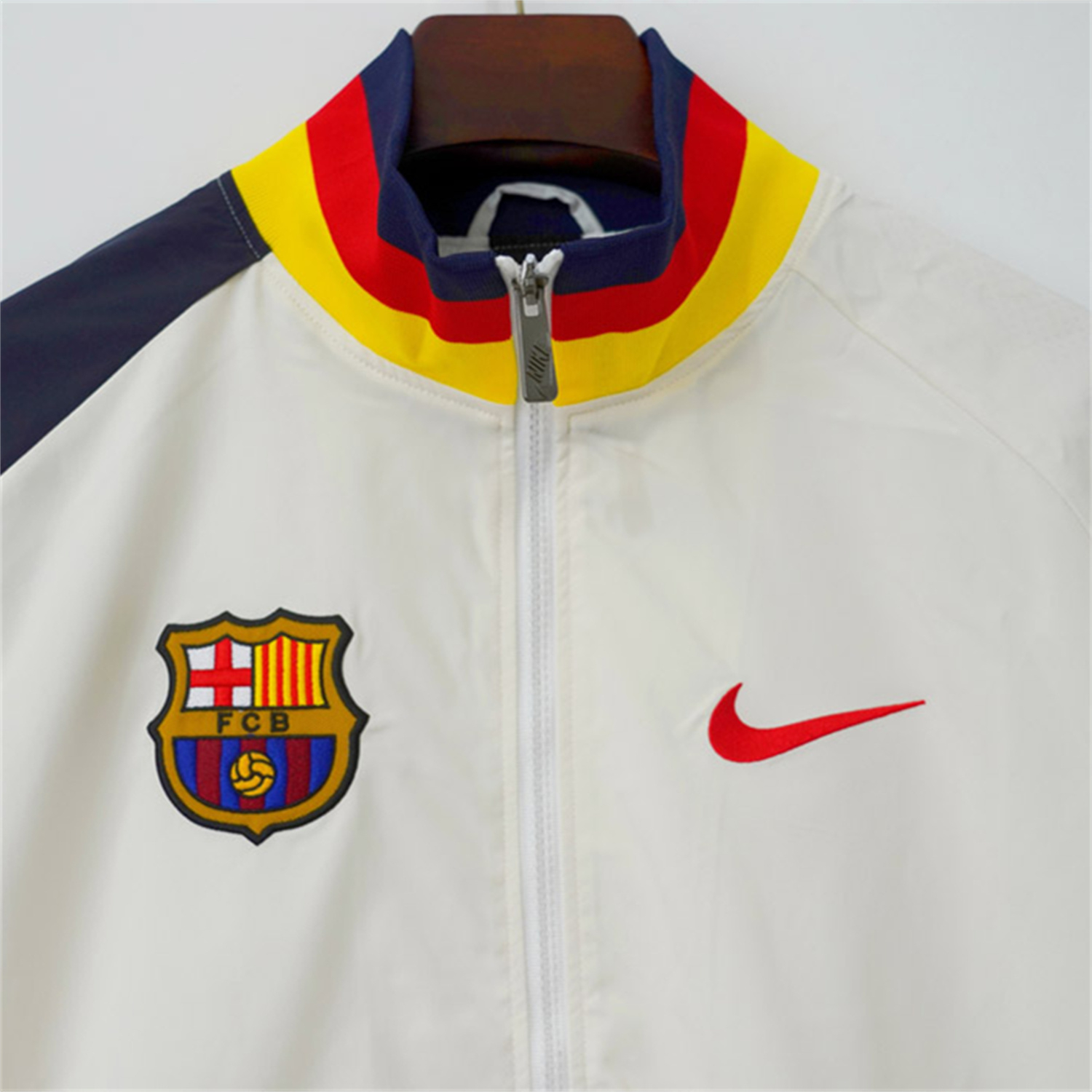 TKH-turbokithub-Barcelona 25-26 Windbreaker Jacket - White