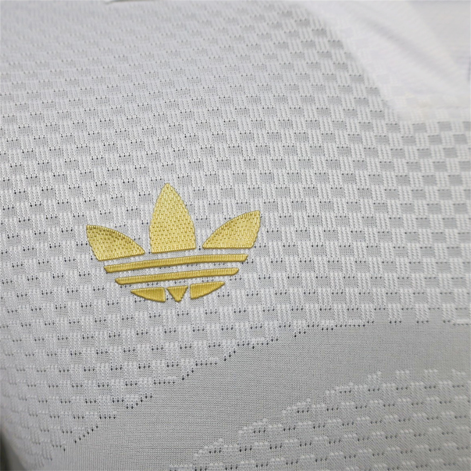 TKH-turbokithub-Real Madrid 26-27 White Gold Lapel Special Jersey - Player Version