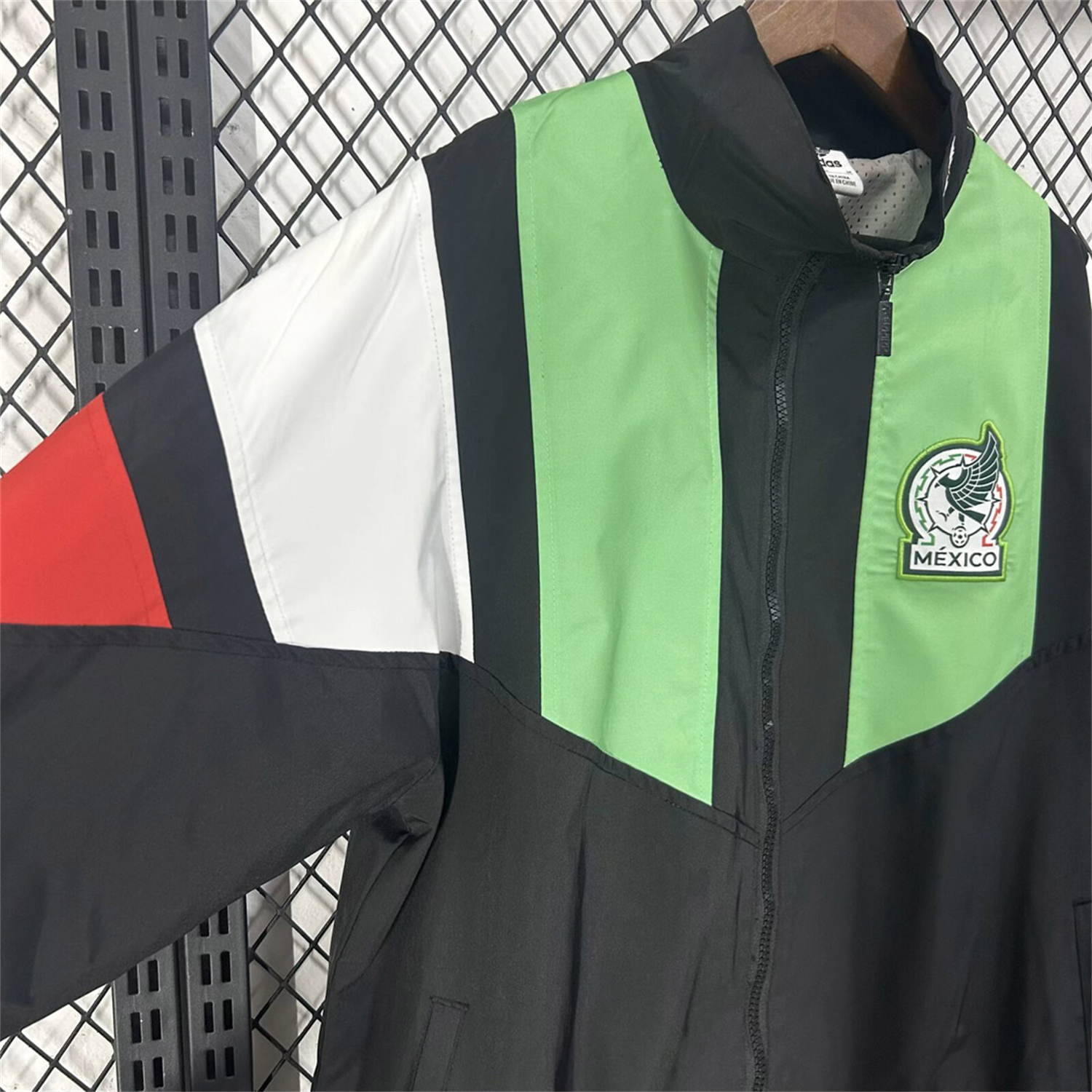 TKH-turbokithub-Mexico 2026 EQT Windbreaker Jacket - Black Green