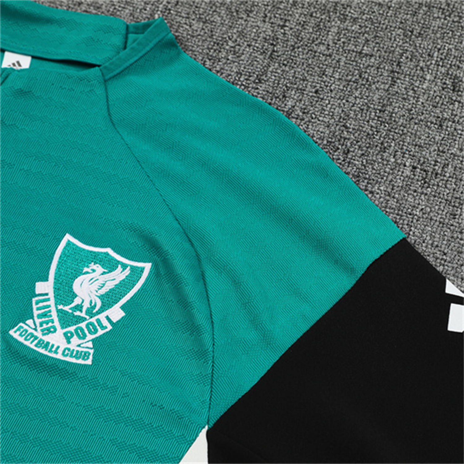 TKH-turbokithub-Liver.pool 25-26 Kids Long Sleeve Training Set - Player Version - Green Top and Black Pants