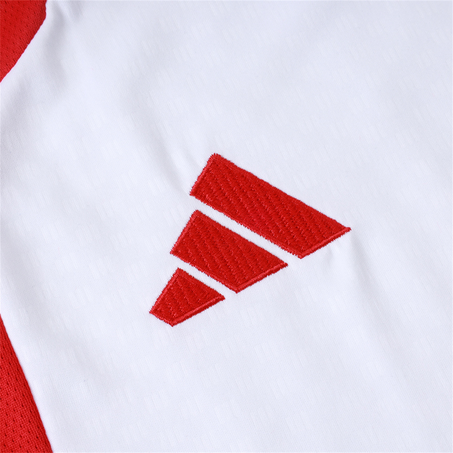 TKH-turbokithub-SC Internacional 2026 Vest Training Set - White Vest and Red Shorts
