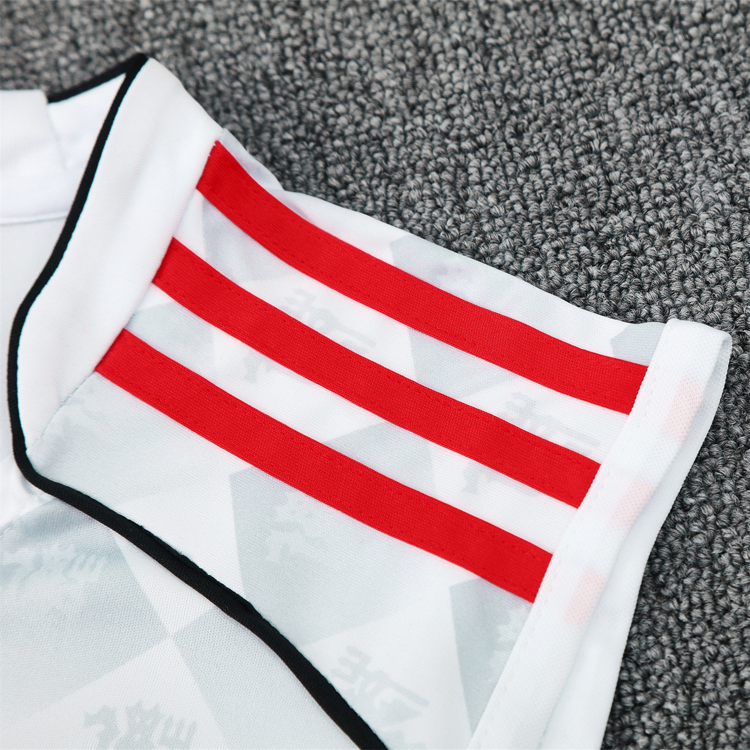 TKH-turbokithub-Manchester United 25-26 Vest Training Set - Red Edge White Vest & Black Shorts