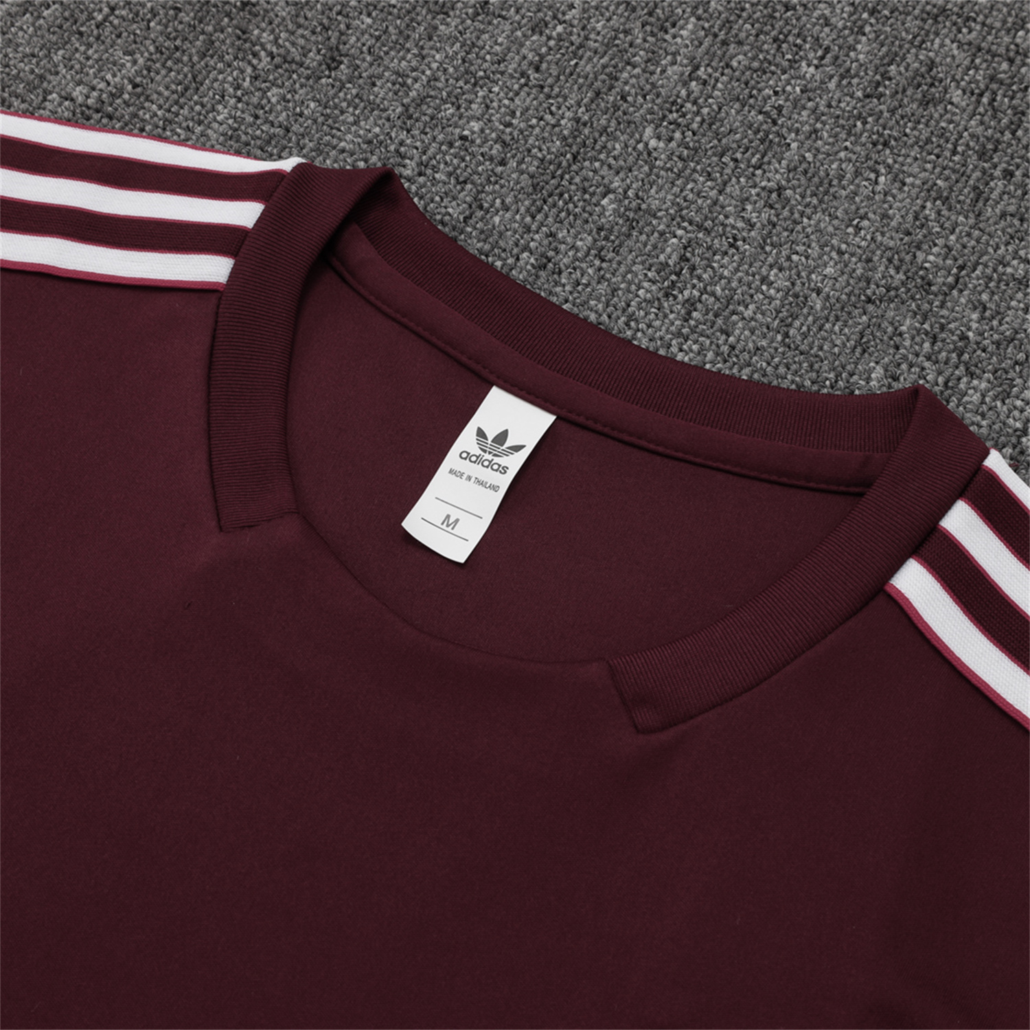 TKH-turbokithub-Bayern Munich 25-26 Throwback Trefoil Vest Training Set - Deep Red