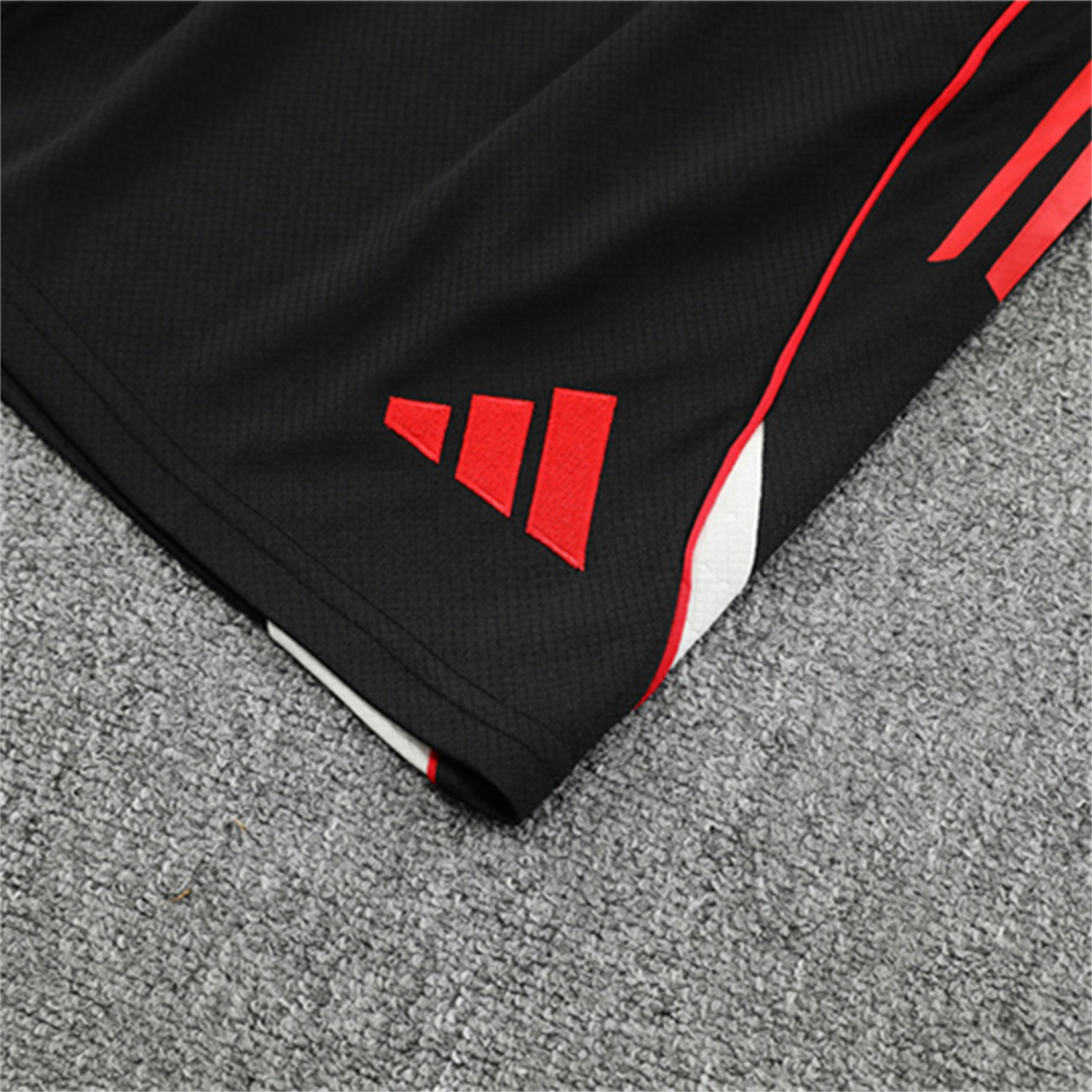 TKH-turbokithub-Liver.pool 25-26 Short-Sleeve Training Set - Red Camouflage Top & Black Shorts