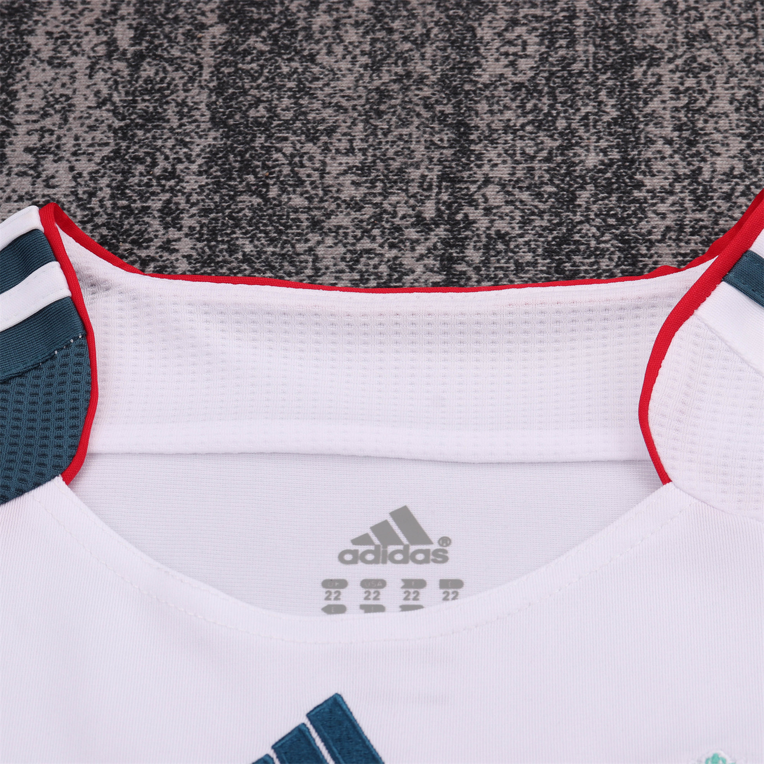 TKH-turbokithub-Retro Liver.pool 2006-08 Away Kids Kit