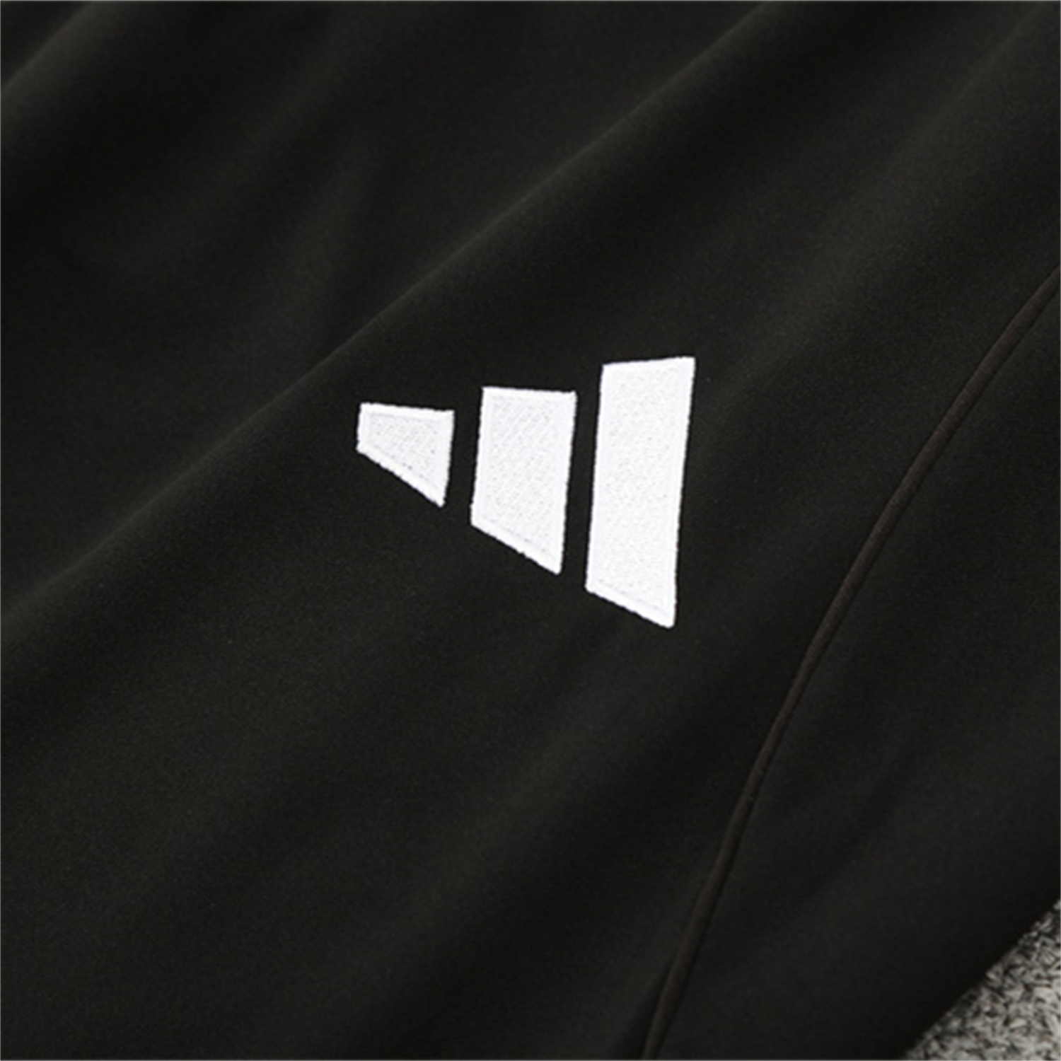 TKH-turbokithub-Liver.pool 25-26 Long Sleeve Training Set - Green Top & Black Pants