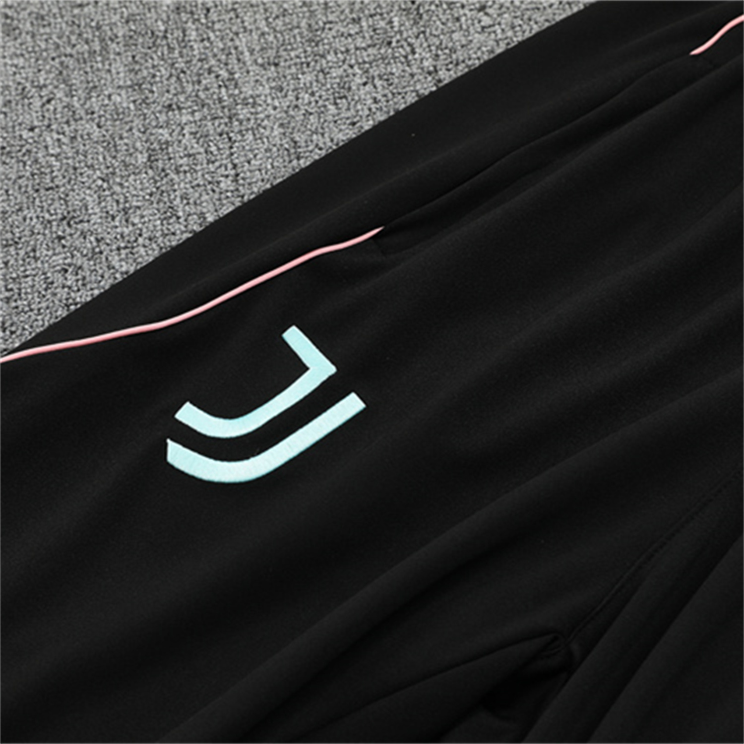 TKH-turbokithub-Juventus 25-26 Kids Long Sleeve Training Set - Black Top and Black Pants