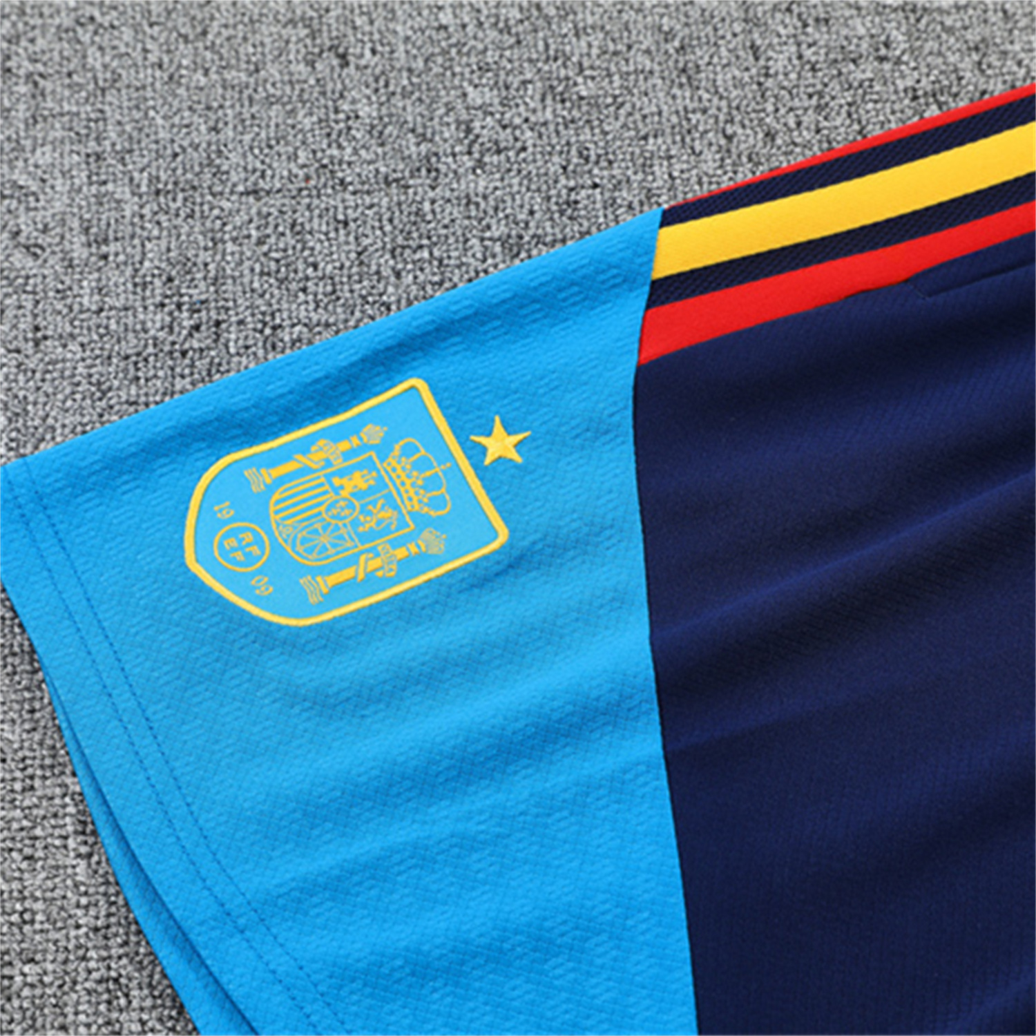 TKH-turbokithub-Spain 2026 Kids Short-Sleeve Training Set - Royal Blue Top & Shorts