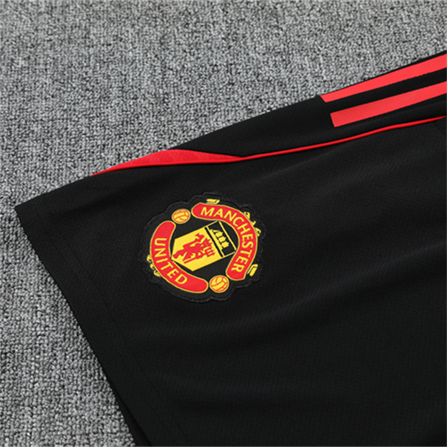 TKH-turbokithub-Manchester United 25-26 Kid Short-Sleeve Training Set - White Top & Black Shorts