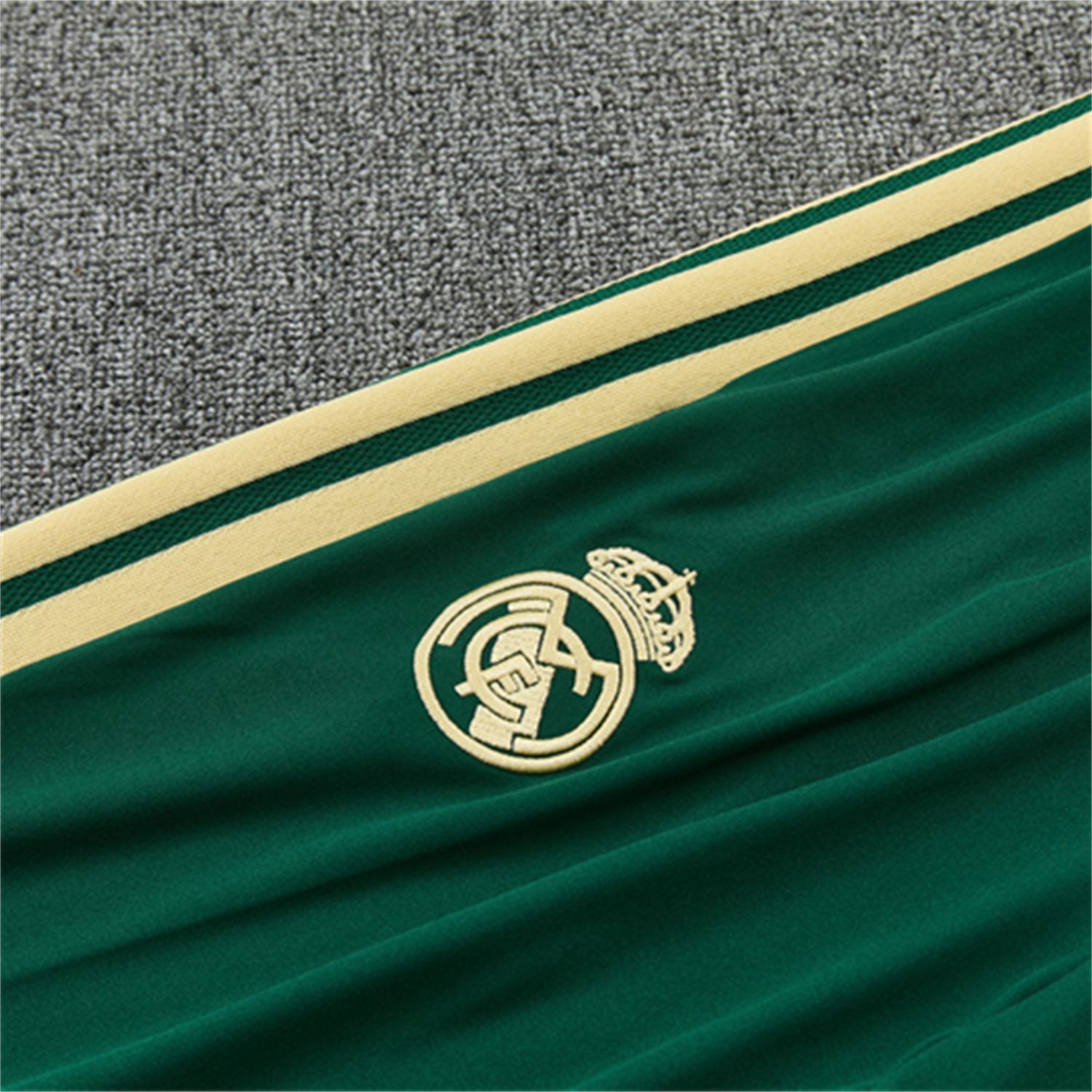 TKH-turbokithub-Real Madrid 26-27 Kids Long Sleeves Training Set - Green Top And Green Pants
