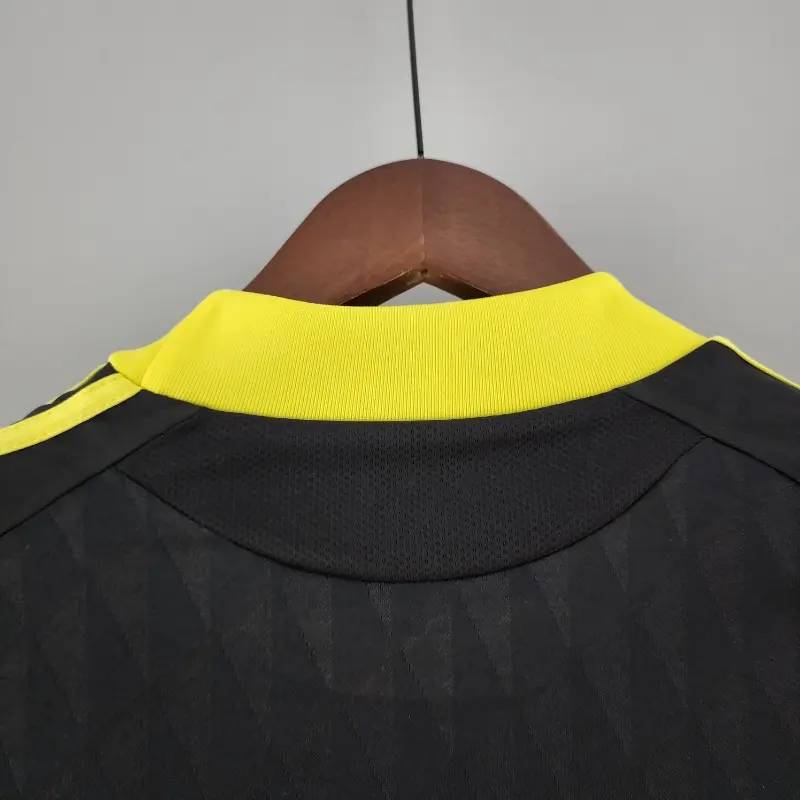TKH-turbokithub-Retro Liver.pool 2010-11 Third Jersey