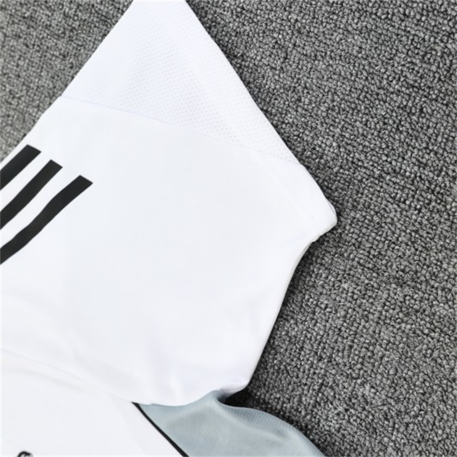 TKH-turbokithub-Real Madrid 25-26 Short-Sleeve Training Set - Grey And White Top & Black Shorts
