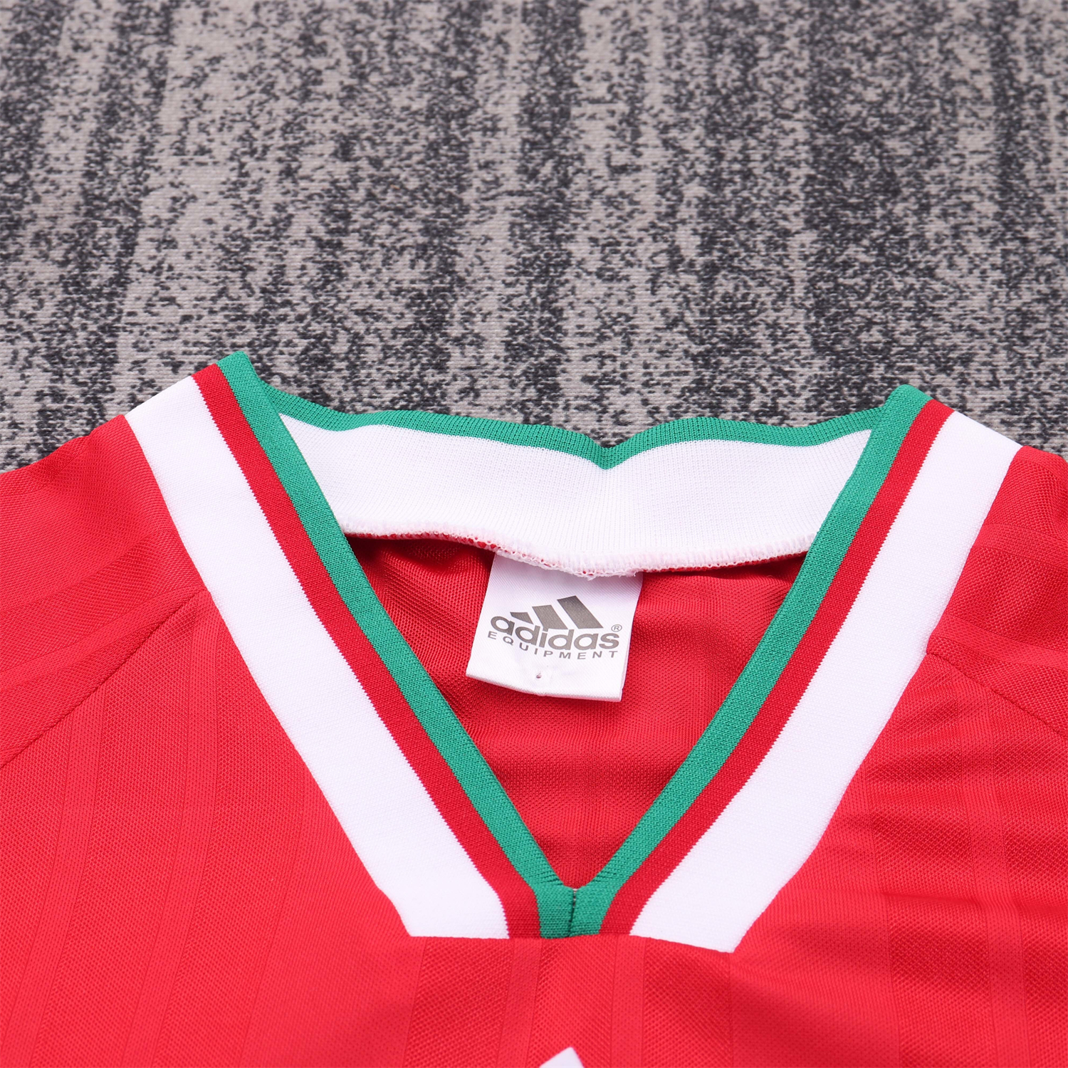 TKH-turbokithub-Retro Liver.pool 1993-95 Home Kids Kit