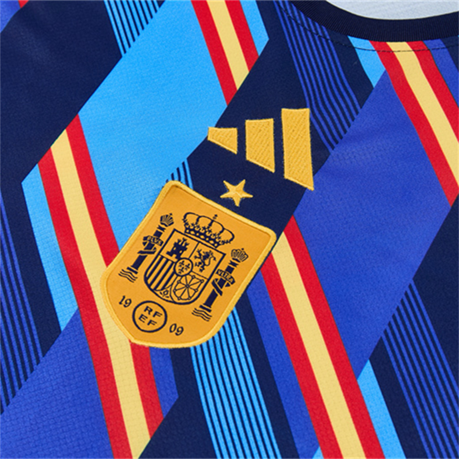 TKH-turbokithub-Spain 2026 Short-Sleeve Training Set - Royal Blue And Yellow Top & Royal Blue Shorts