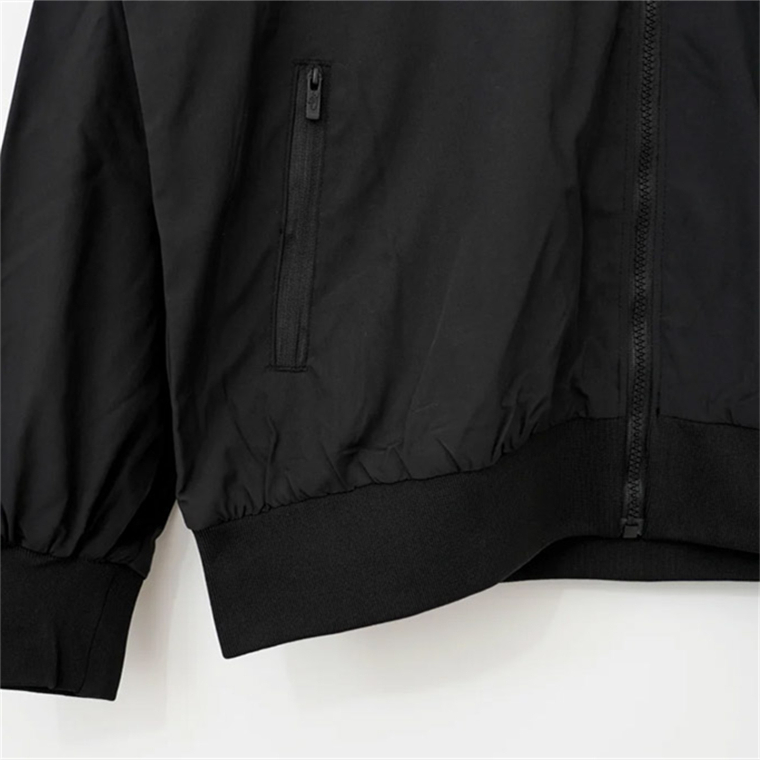 TKH-turbokithub-Retro Manchester United 2006-07 Windbreaker Jacket - Black Red