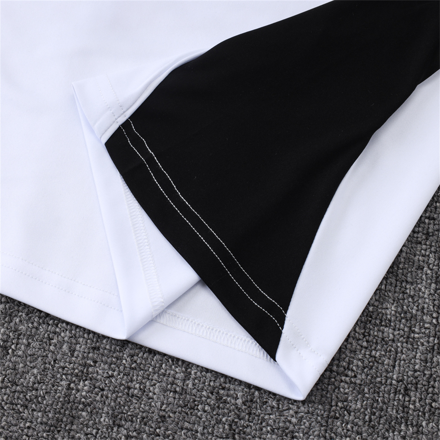 TKH-turbokithub-Liver.pool 25-26 Vest Training Set - White Vest & Black Shorts