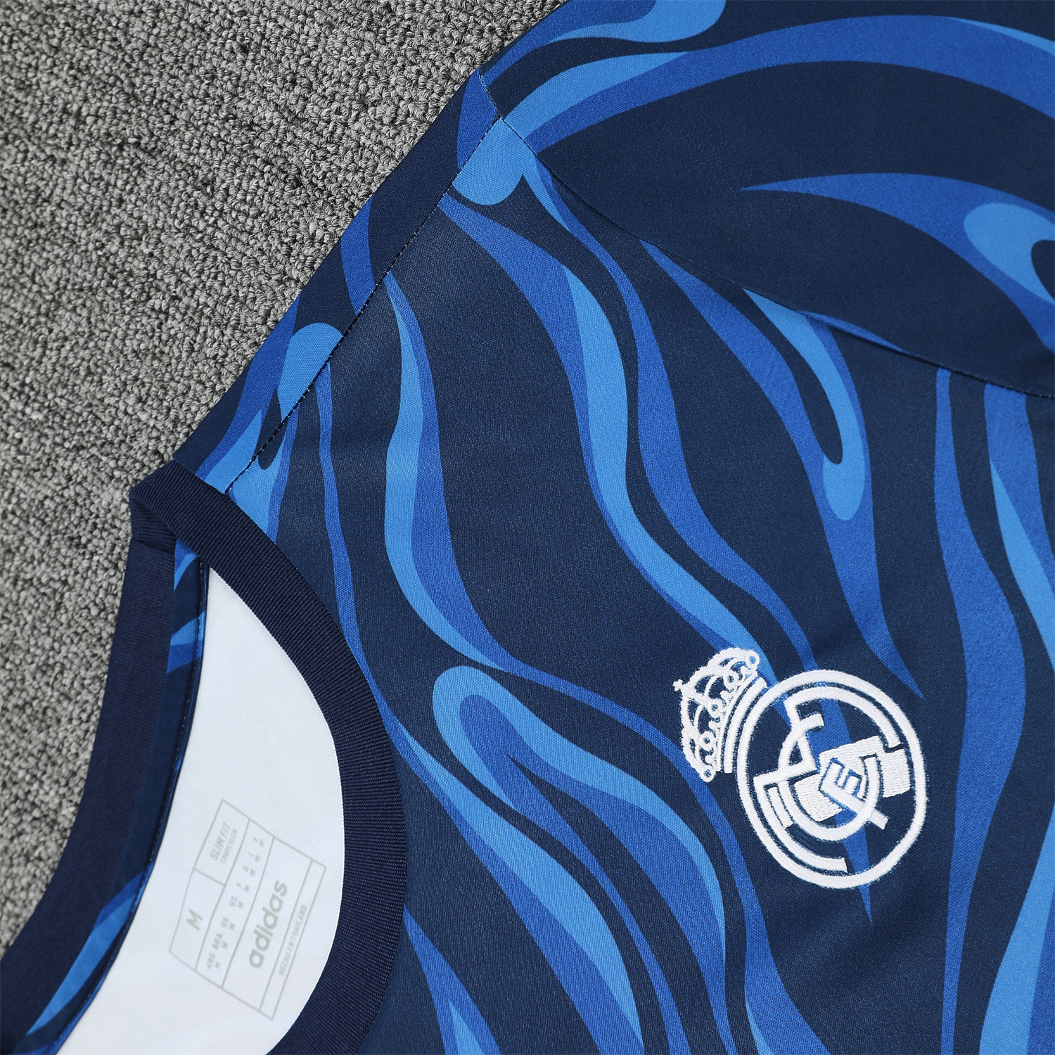 TKH-turbokithub-Real Madrid 25-26 Short-Sleeve Training Set - Blue Water Pattern Top & Deep Blue Shorts