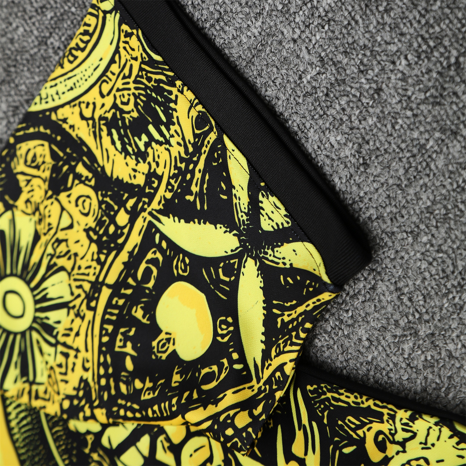 TKH-turbokithub-Brazil 25-26 Yellow Jesus Statue Short-Sleeve Training Set - Yellow Top & Black Shorts