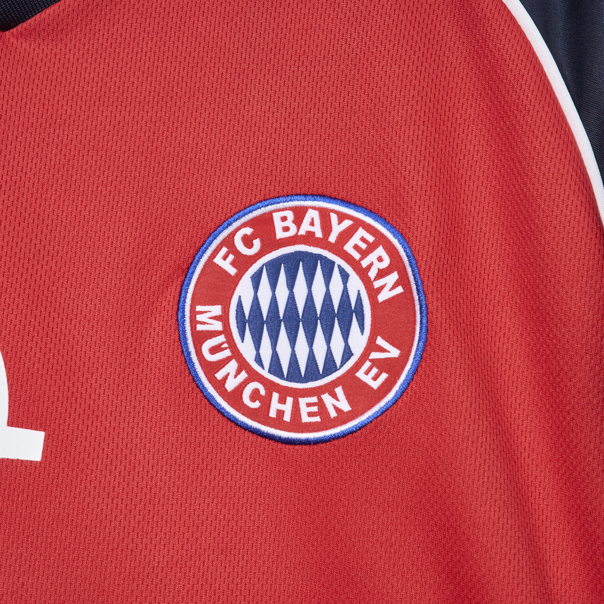 TKH-turbokithub-Retro Bayern Munich 2000-01 Home Long Sleeve Jersey