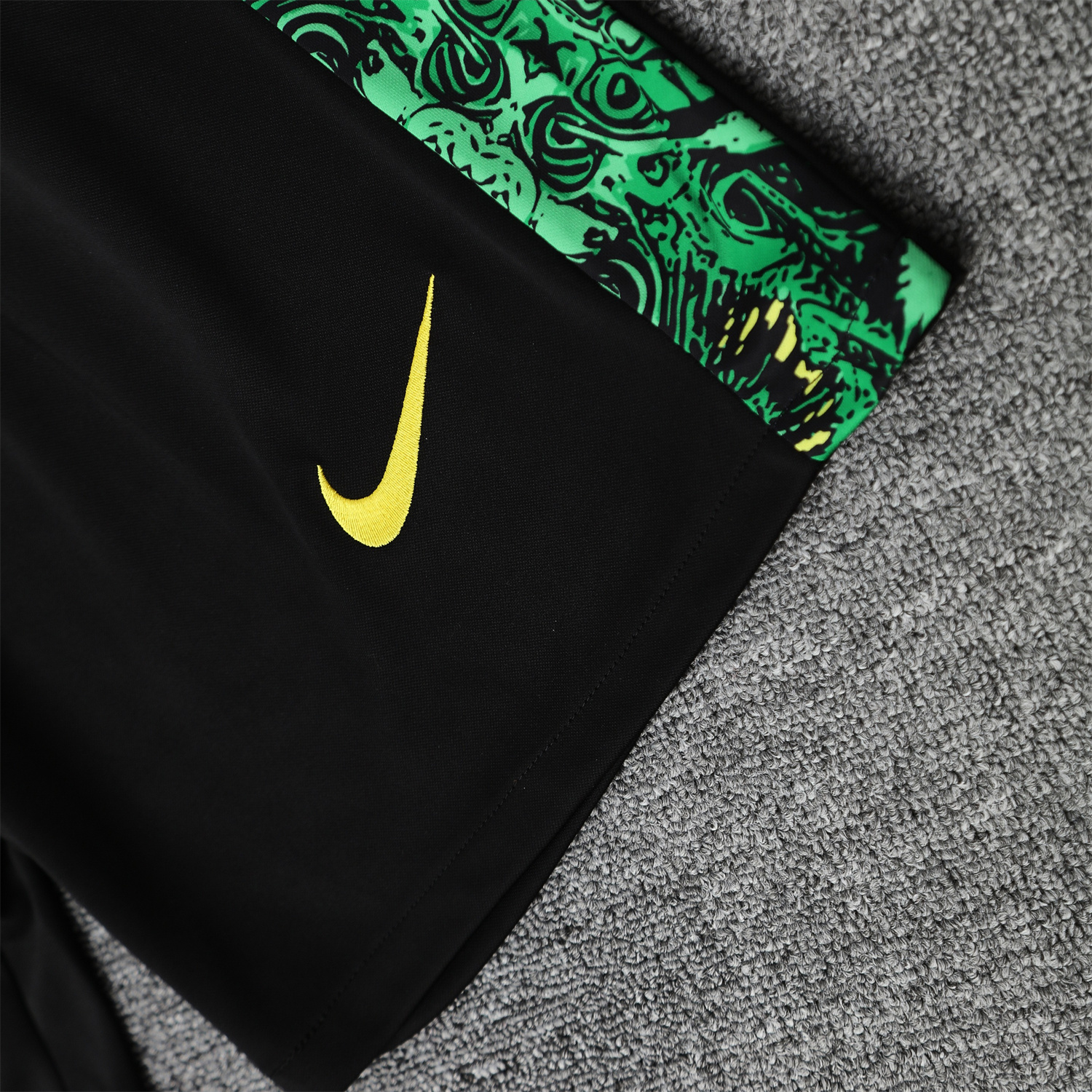 TKH-turbokithub-Brazil 25-26 Green Jesus Statue Vest Training Set - Green Vest & Black Shorts