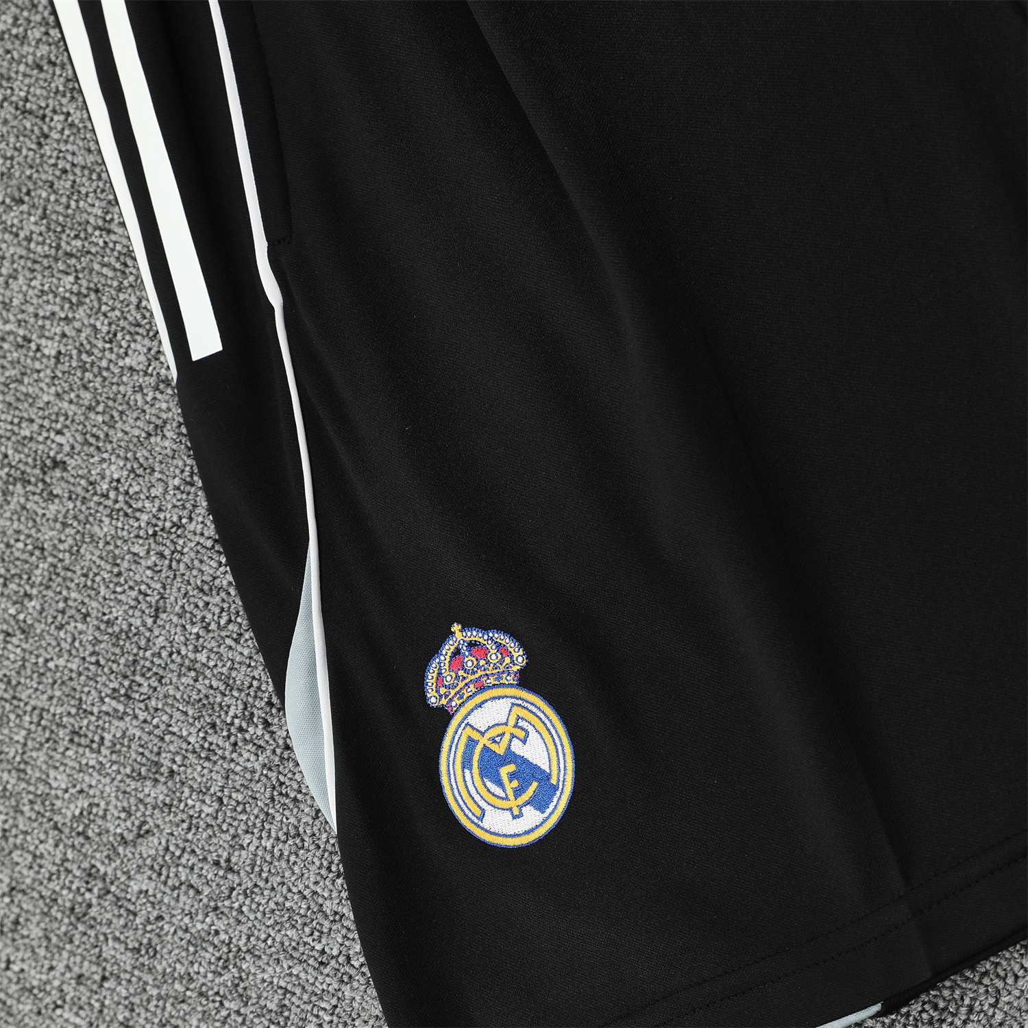 TKH-turbokithub-Real Madrid 25-26 Vest Training Set - Grey Arrow Pattern Vest & Black Shorts