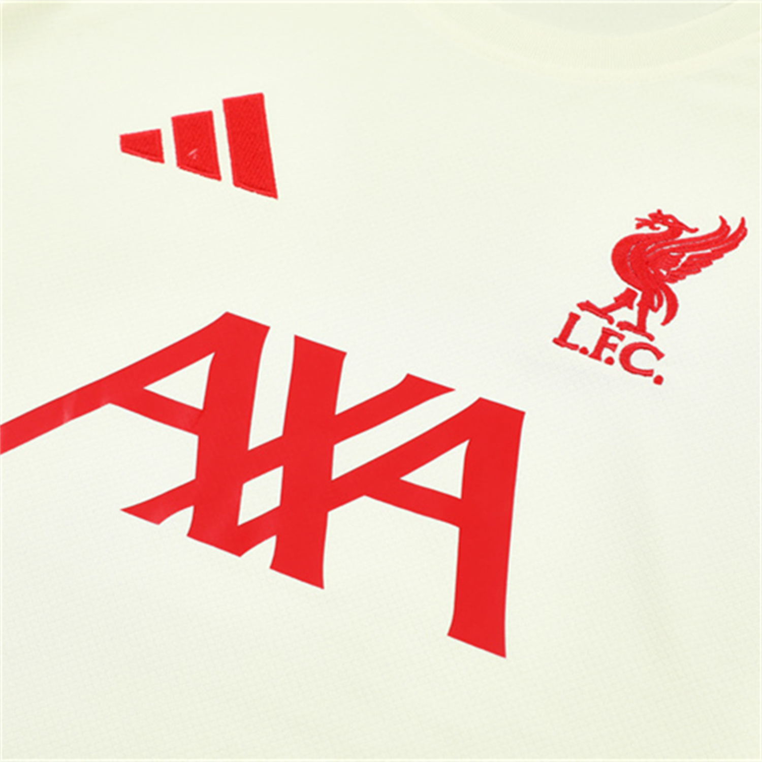 TKH-turbokithub-Liver.pool 25-26 Short-Sleeve Training Set Off White Top & Black Shorts