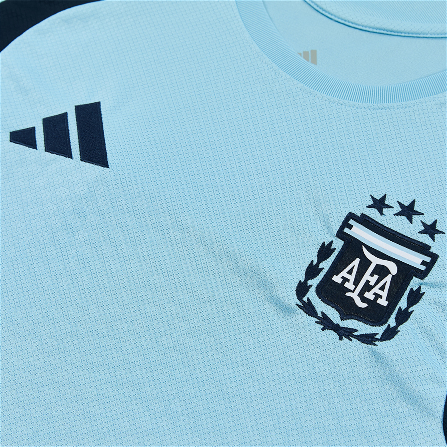 TKH-turbokithub-Argentina 2026 Short-Sleeve Training Set - Light Blue Top & Dark Blue Pants