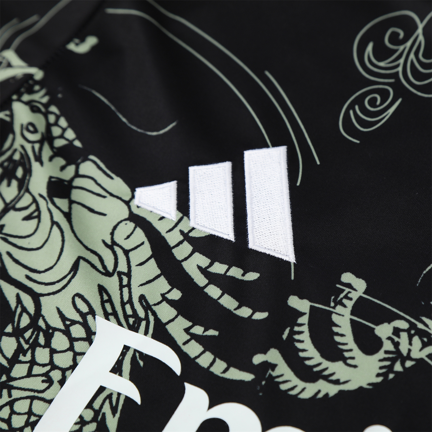 TKH-turbokithub-Real Madrid 25-26 Short-Sleeve Training Set - Green-Black Dragon Top & Black-White Shorts