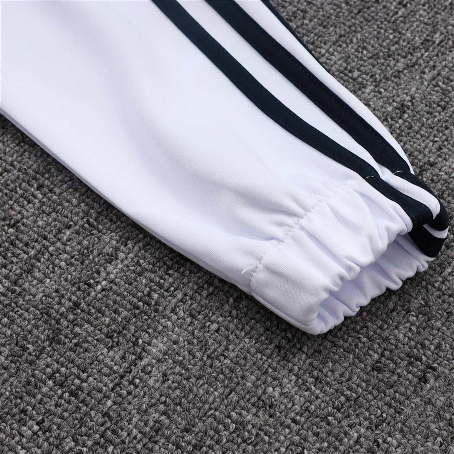 TKH-turbokithub-Real Madrid 25-26 Jacket Training Tracksuit - White Throwback Jackets & Black Pants