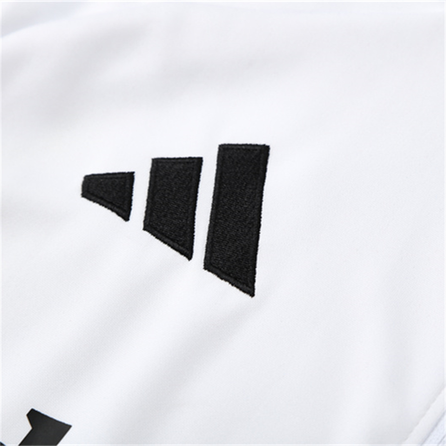 TKH-turbokithub-Manchester United 25-26 Kid Long Sleeves Training Set - White Top & Black Pants