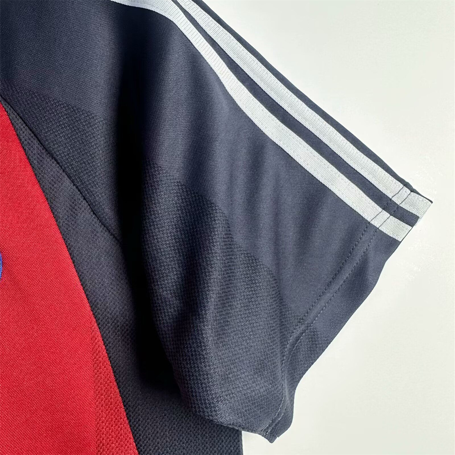 TKH-turbokithub-Retro Bayern Munich 2001-02 Home Jersey