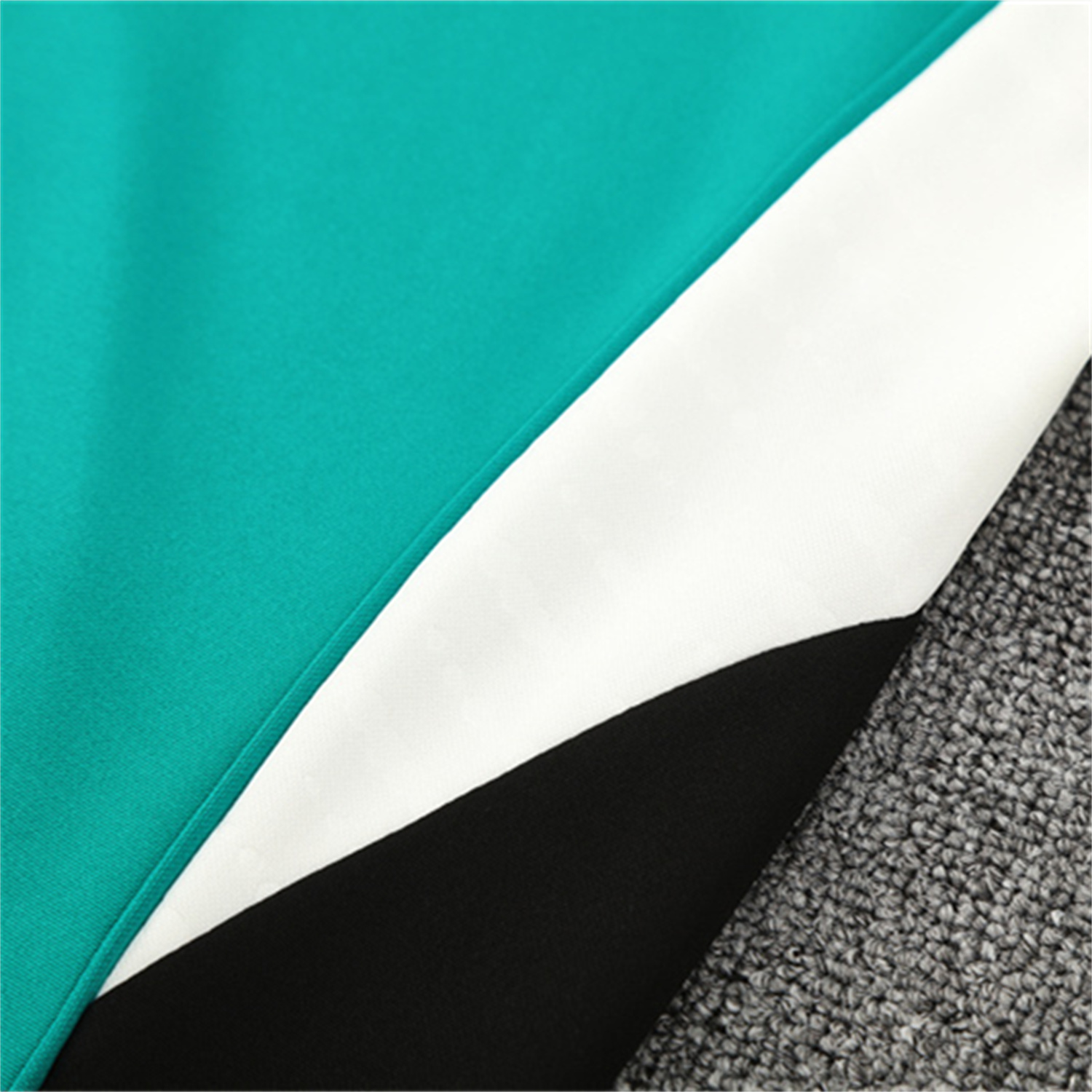 TKH-turbokithub-Liver.pool 25-26 Long Sleeve Training Set - Green Top & Black Pants