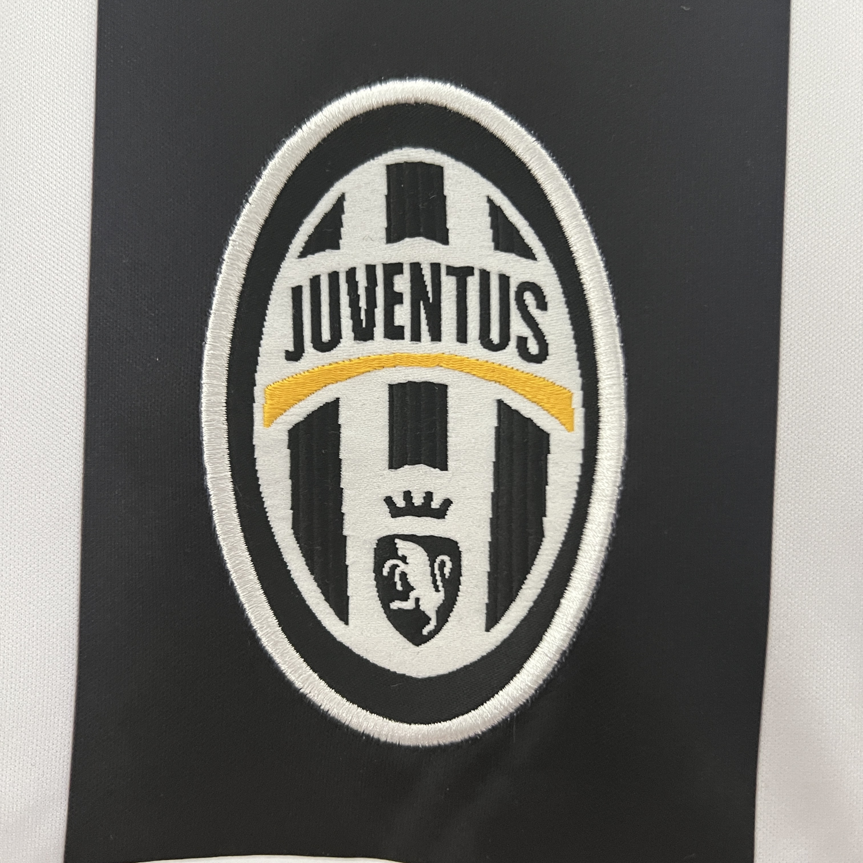 TKH-turbokithub-Retro Juventus 2004-05 Home Stadium Jersey