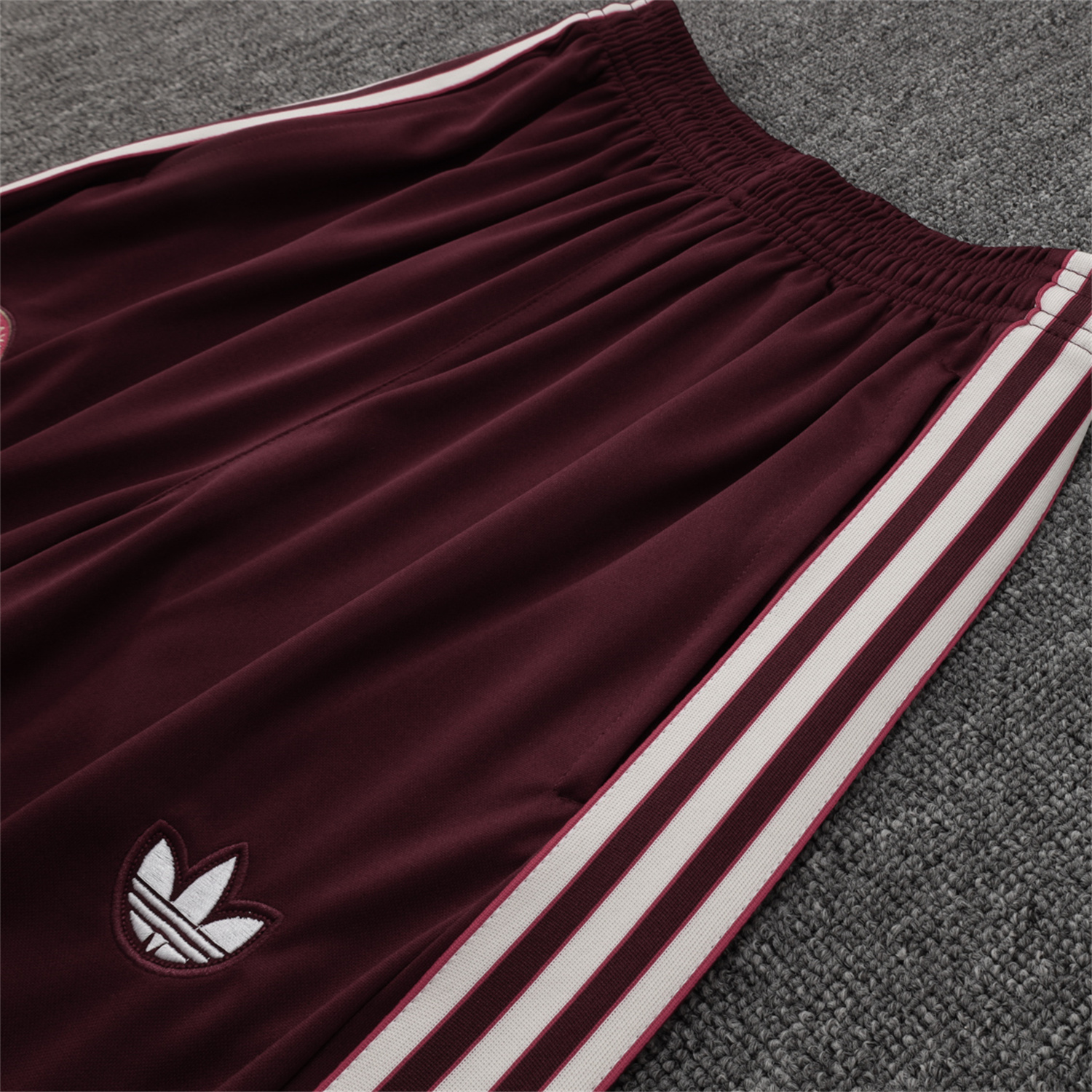 TKH-turbokithub-Bayern Munich 25-26 Throwback Trefoil Long Sleeves Training Set - Deep Red