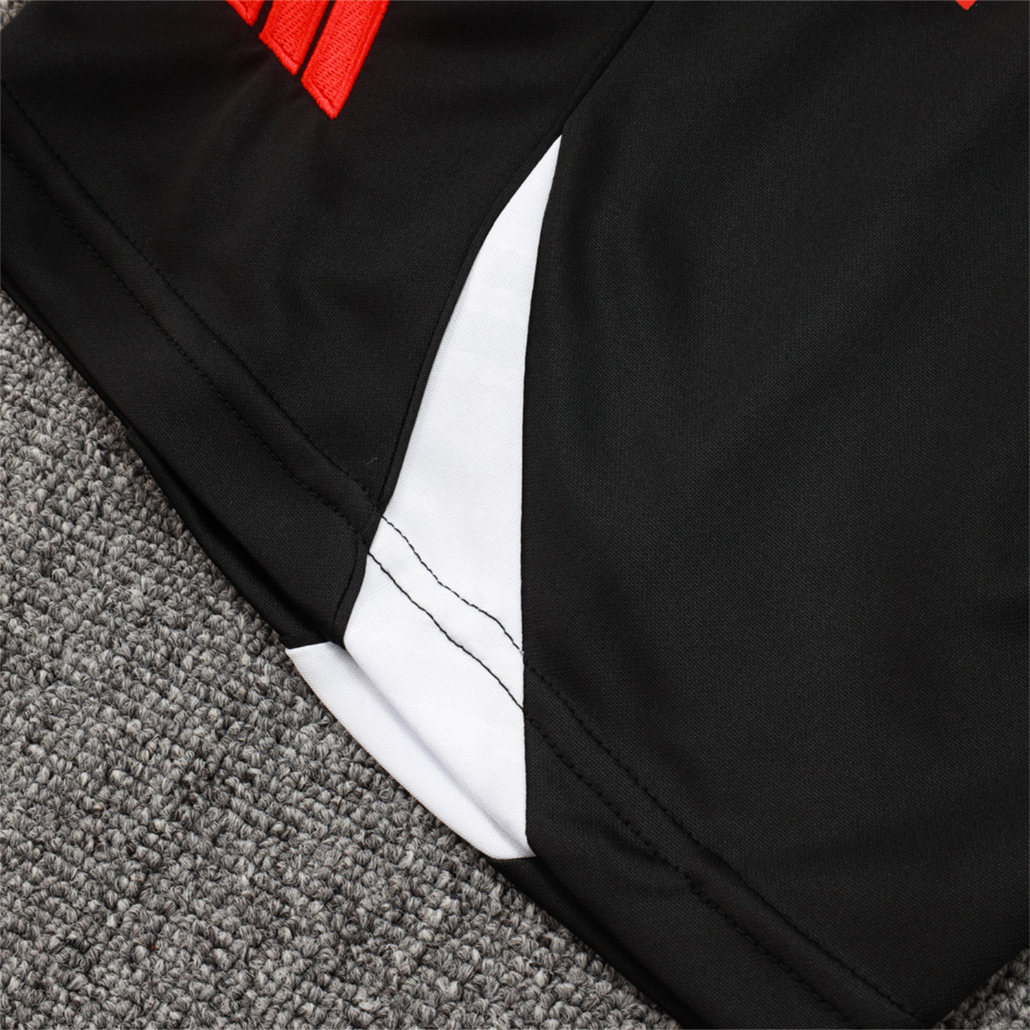 TKH-turbokithub-Liver.pool 25-26 Vest Training Set - Black Vest & Black Shorts