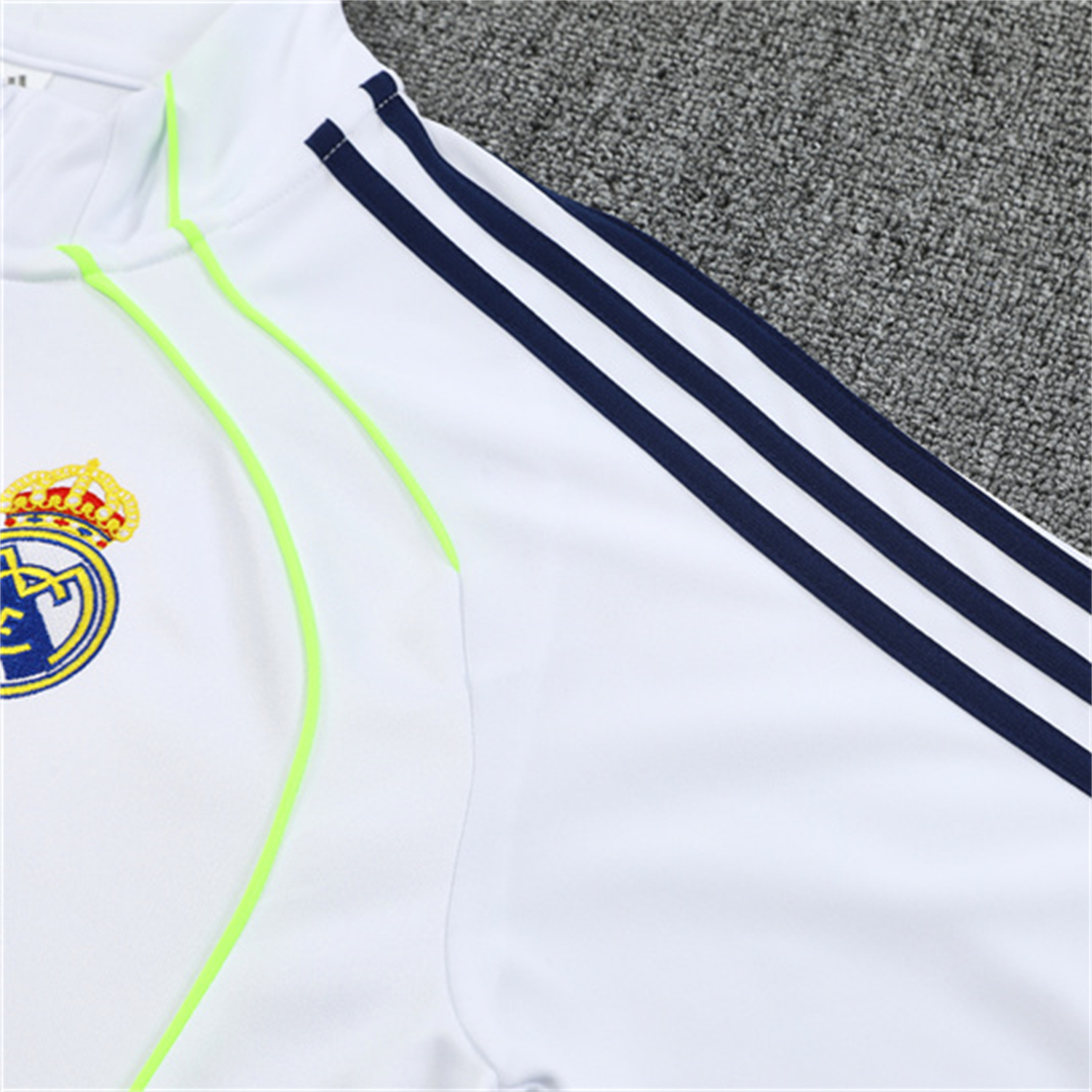 TKH-turbokithub-Real Madrid 25-26 Kids Long Sleeves Training Set - Green Line White Top and Blue Pants