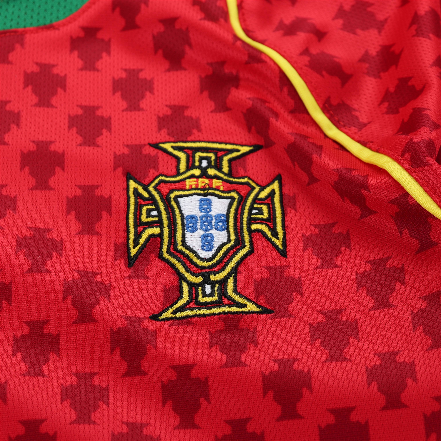 TKH-turbokithub-Retro Portugal 2004 Home Long Sleeves Kids Kit