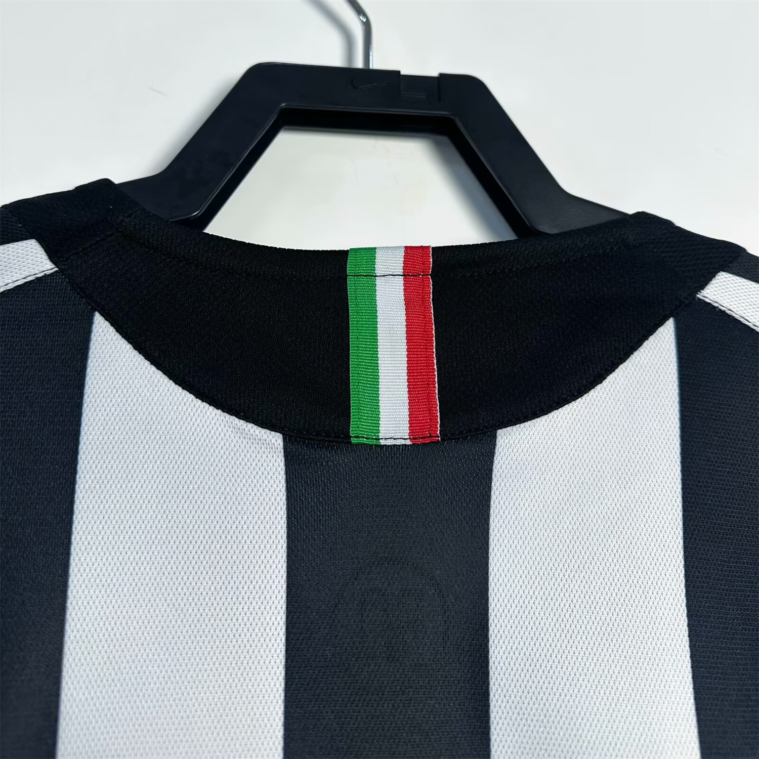TKH-turbokithub-Retro Juventus 2005-06 Home Jersey