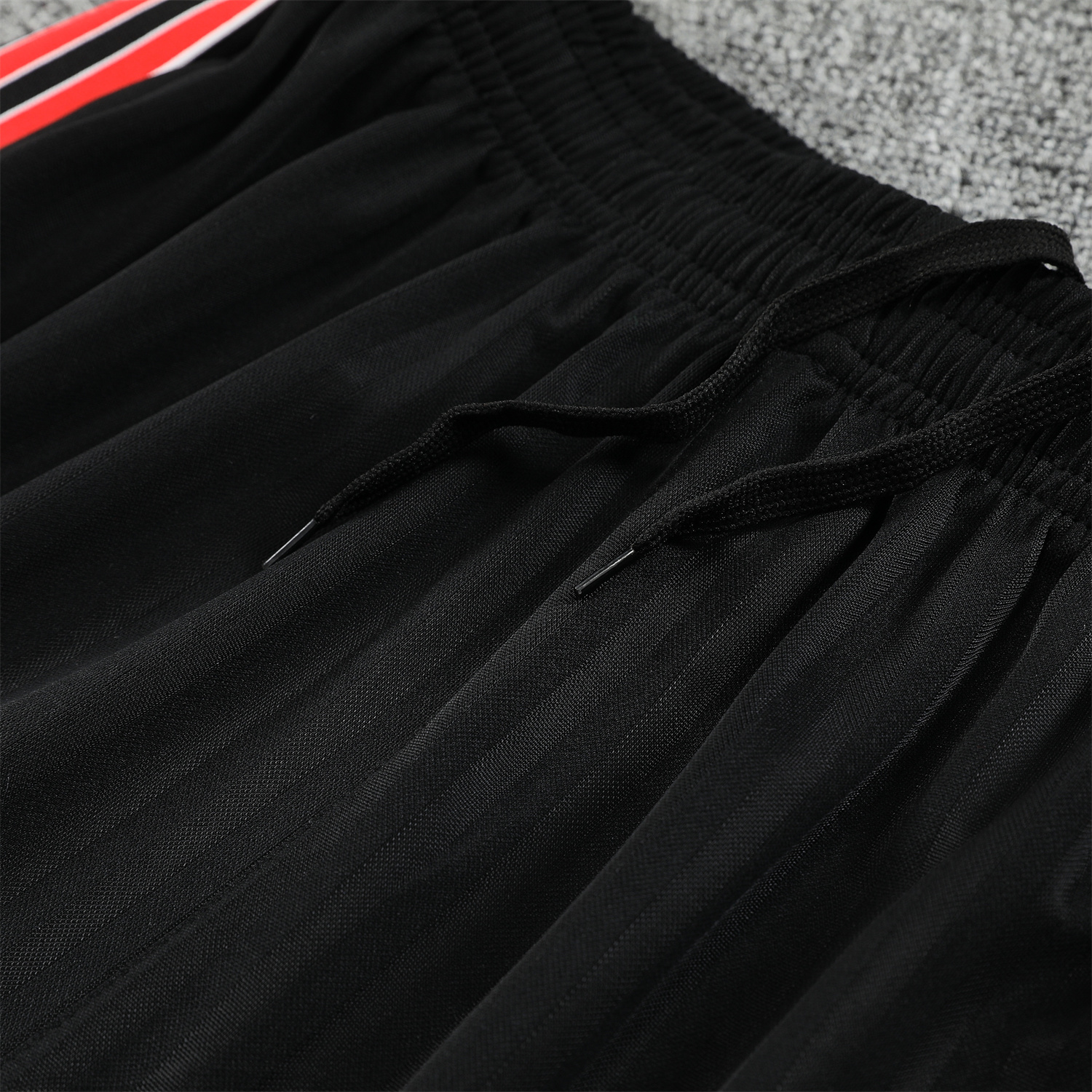 TKH-turbokithub-Manchester United 25-26 Short-Sleeve Training Set - Red Lines Black Top & Black Shorts