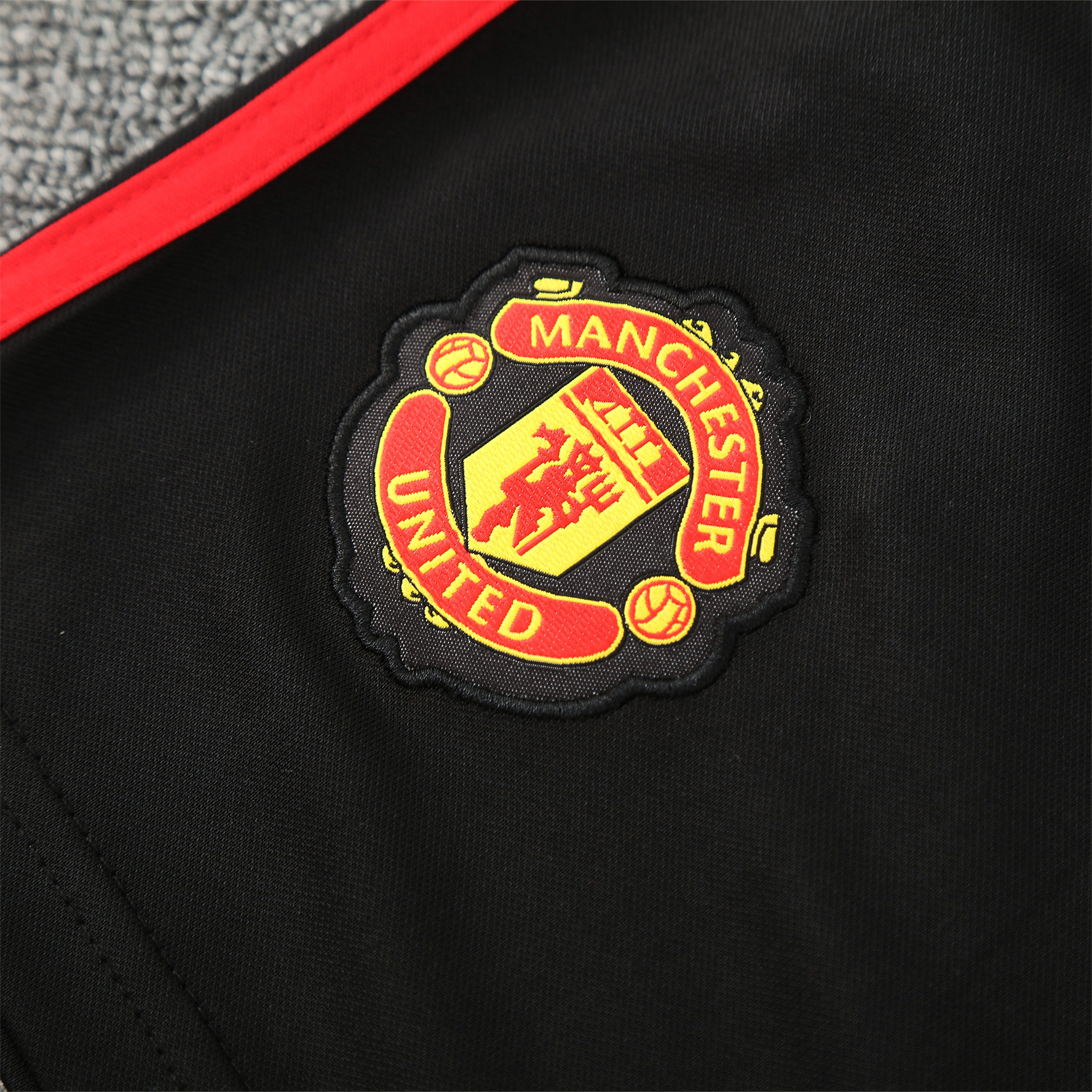 TKH-turbokithub-Manchester United 25-26 Vest Training Set - Red Edge White Vest & Black Shorts