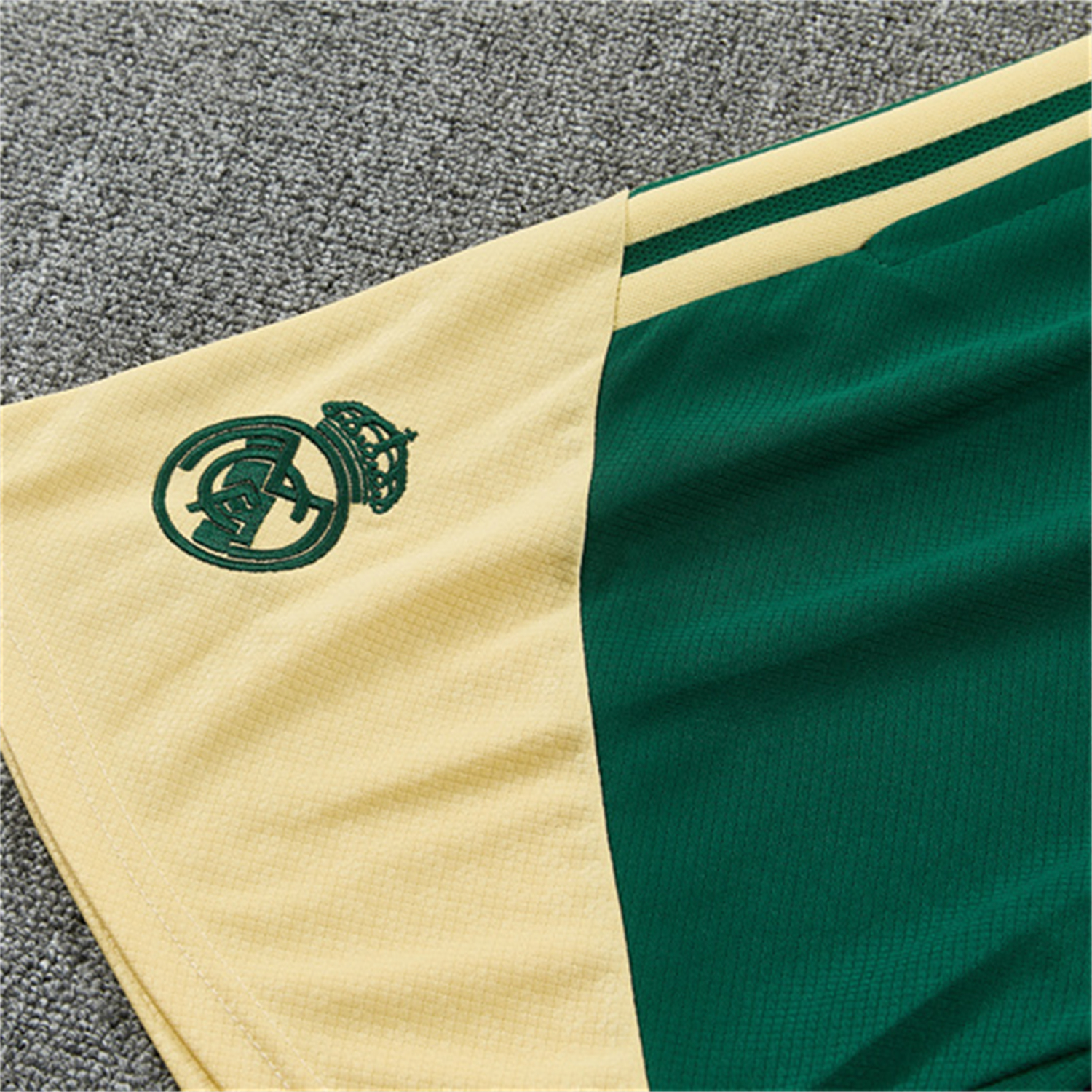 TKH-turbokithub-Real Madrid 26-27 Short-Sleeve Training Set - Green Top & Green Shorts
