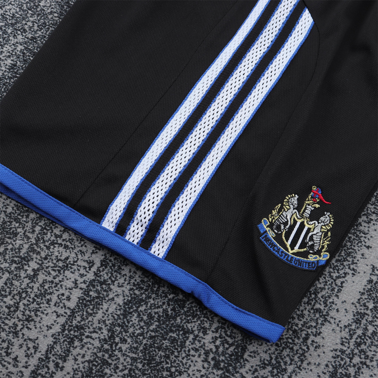 TKH-turbokithub-Retro Newcastle United 1999-00 Home Kids Kit