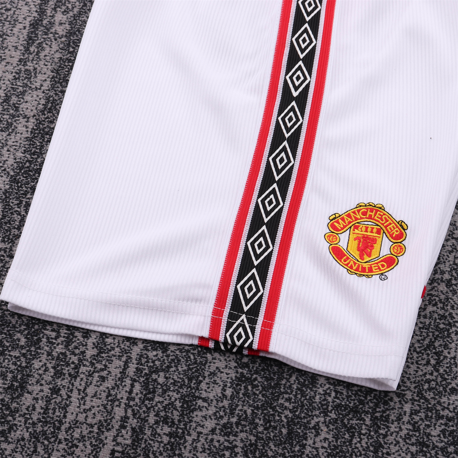TKH-turbokithub-Retro Manchester United 1998-99 White Special Kids Kit