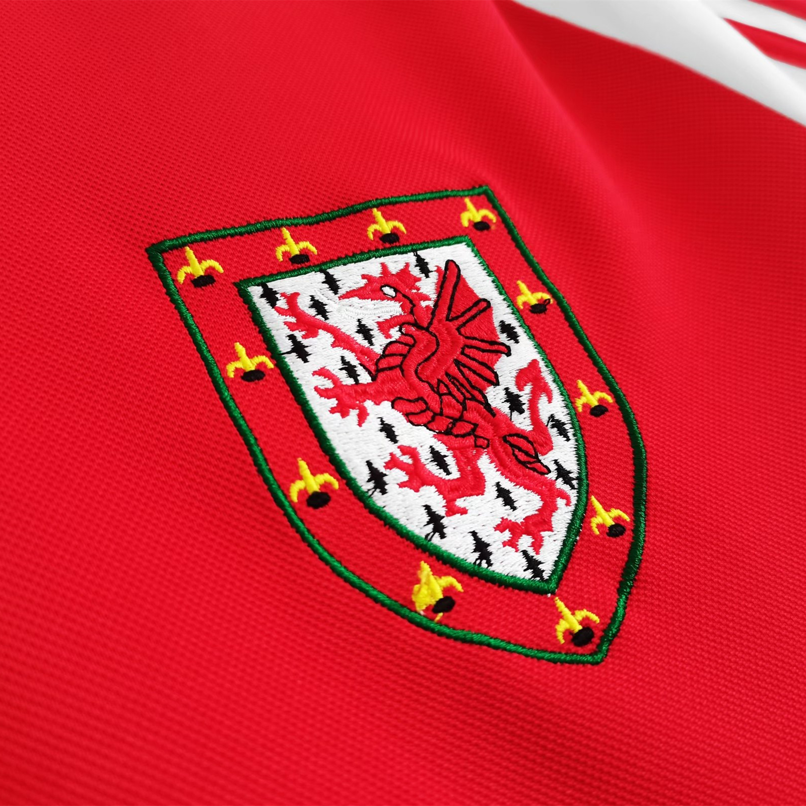 TKH-turbokithub-Retro Wales 1982 Home Stadium Jersey