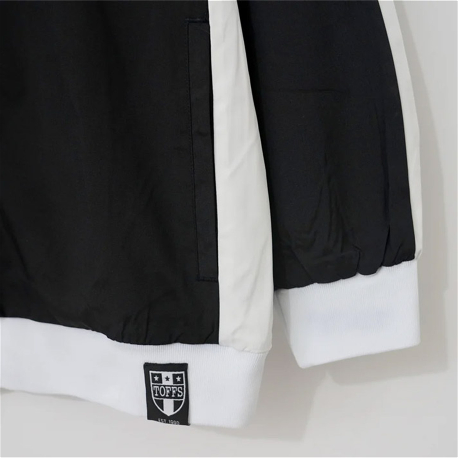 TKH-turbokithub-Santos 26-27 Black With White Edges Windbreaker Jacket